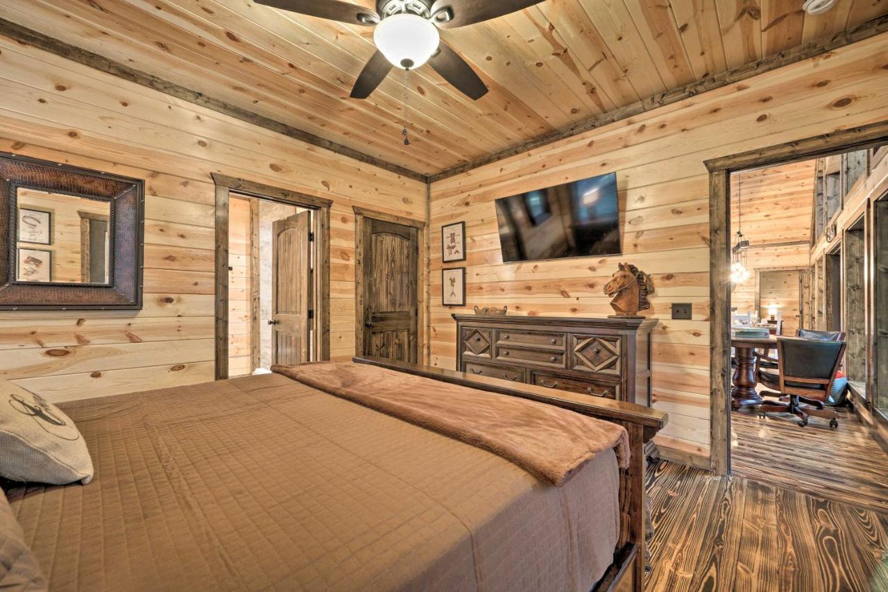 Broken Bow Cabin Deck With Hot Tub And Pool Table! Eksteriør billede