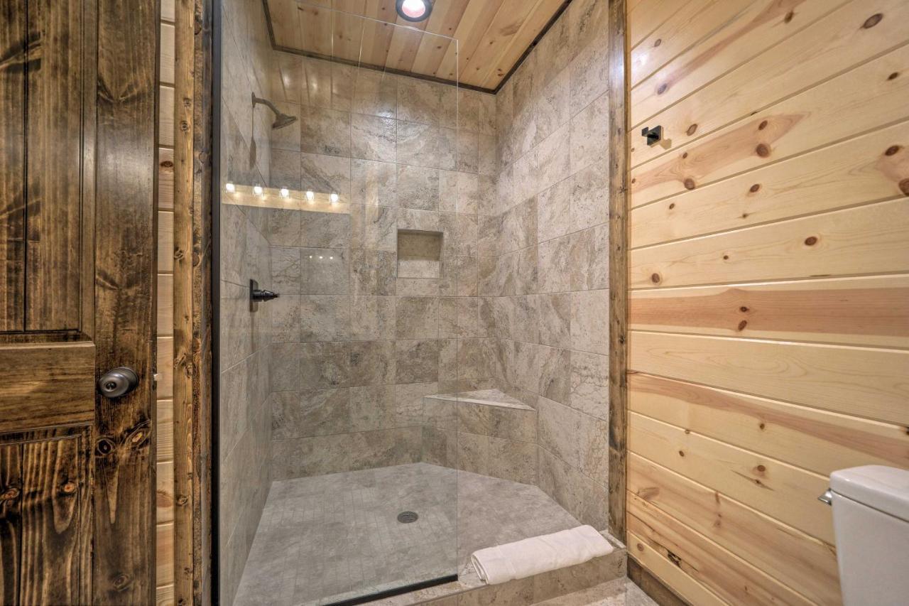 Broken Bow Cabin Deck With Hot Tub And Pool Table! Eksteriør billede