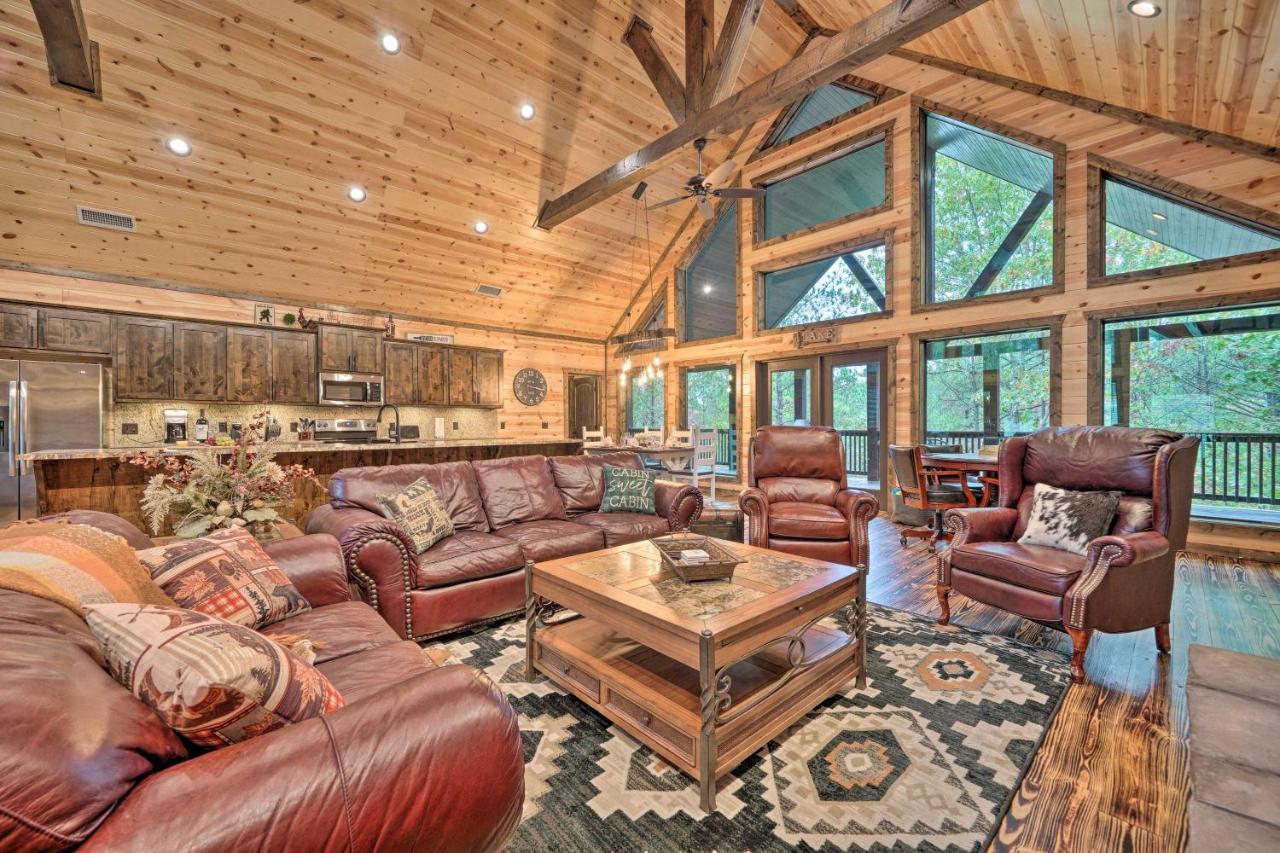 Broken Bow Cabin Deck With Hot Tub And Pool Table! Eksteriør billede