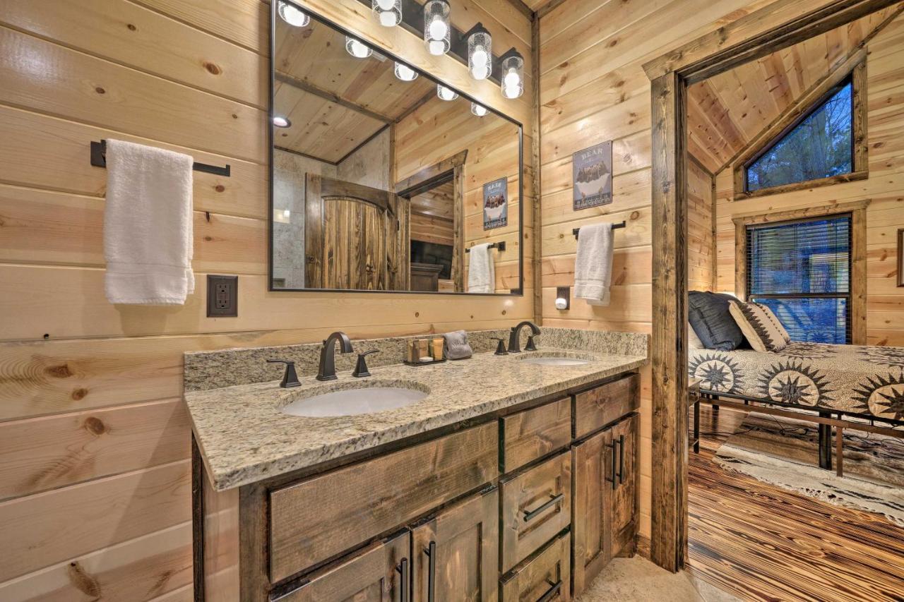 Broken Bow Cabin Deck With Hot Tub And Pool Table! Eksteriør billede